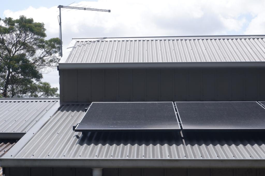 How To Use Solar Panels During a Power Outage